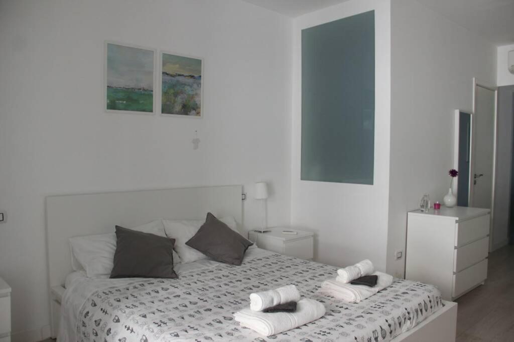 The White Side Apartment Наполи Екстериор снимка