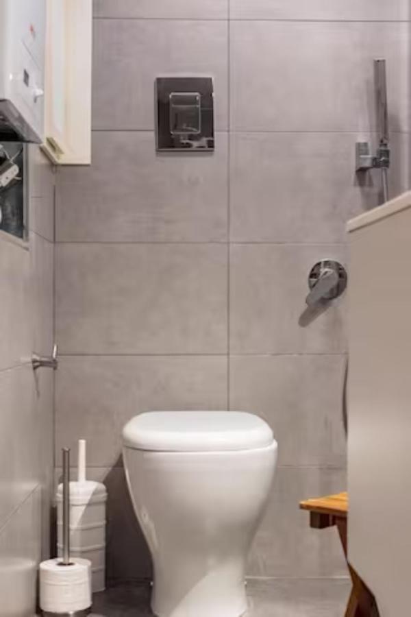 The White Side Apartment Наполи Екстериор снимка