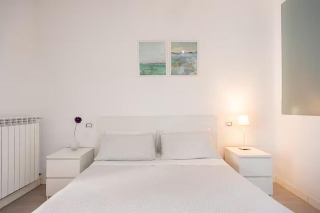 The White Side Apartment Наполи Екстериор снимка