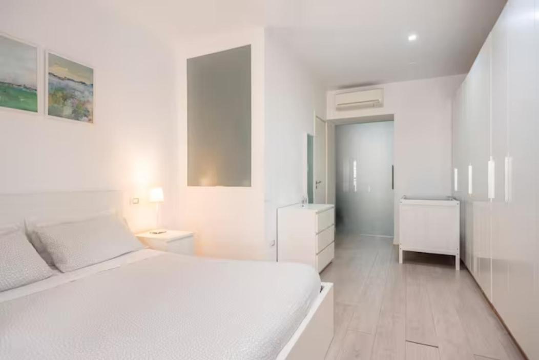 The White Side Apartment Наполи Екстериор снимка