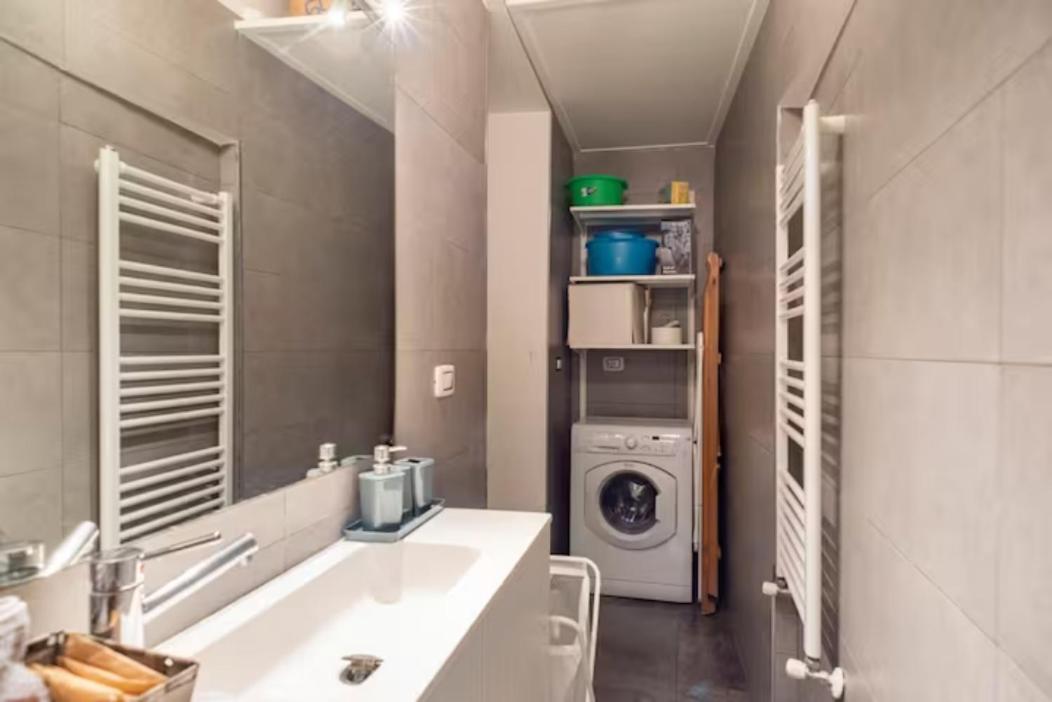 The White Side Apartment Наполи Екстериор снимка