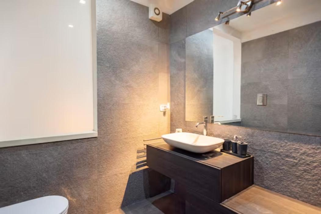 The White Side Apartment Наполи Екстериор снимка