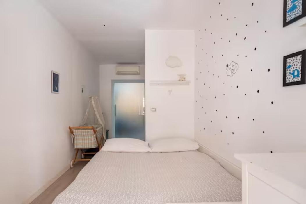 The White Side Apartment Наполи Екстериор снимка