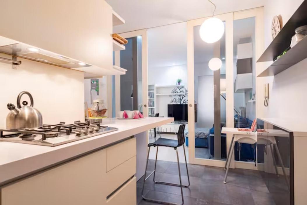 The White Side Apartment Наполи Екстериор снимка